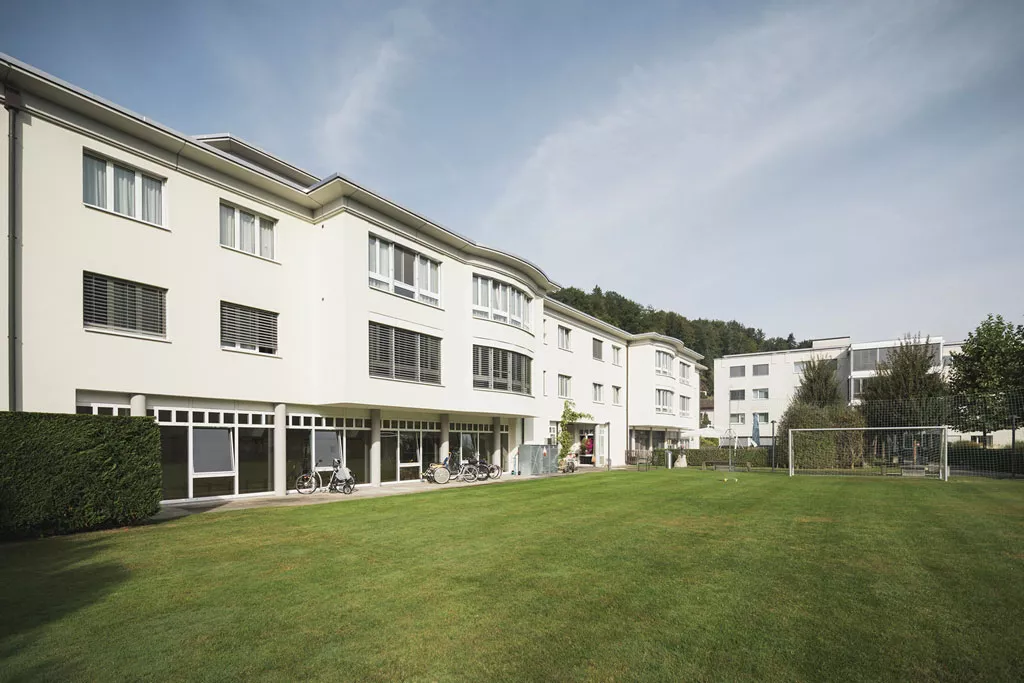azb_wohnen_wohnhaus-west.jpg azb_wohnen_wohnhaus-west.jpg