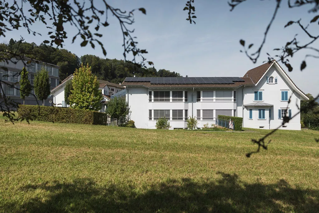 azb_wohnen_wohnhaus-matten.jpg azb_wohnen_wohnhaus-matten.jpg