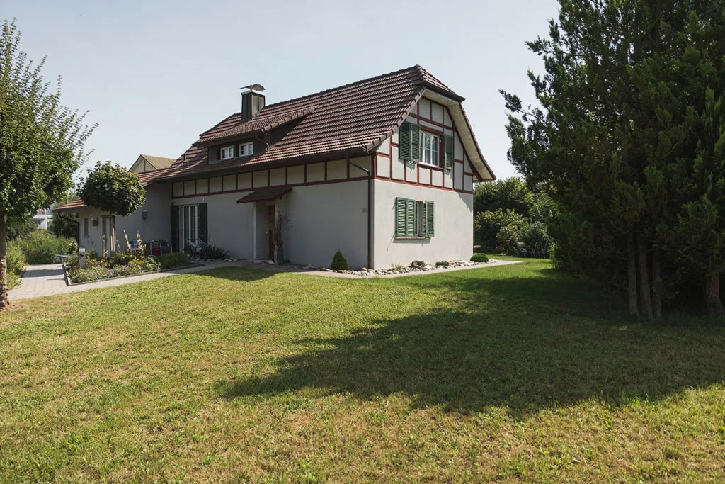 azb_wohnen_wohnhaus-Landhuesli.jpg azb_wohnen_wohnhaus-Landhuesli.jpg