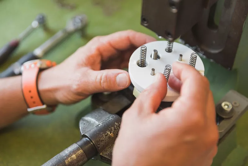 azb_berufsfelder_praktiker-in-pra-industrie.jpg azb_berufsfelder_praktiker-in-pra-industrie.jpg