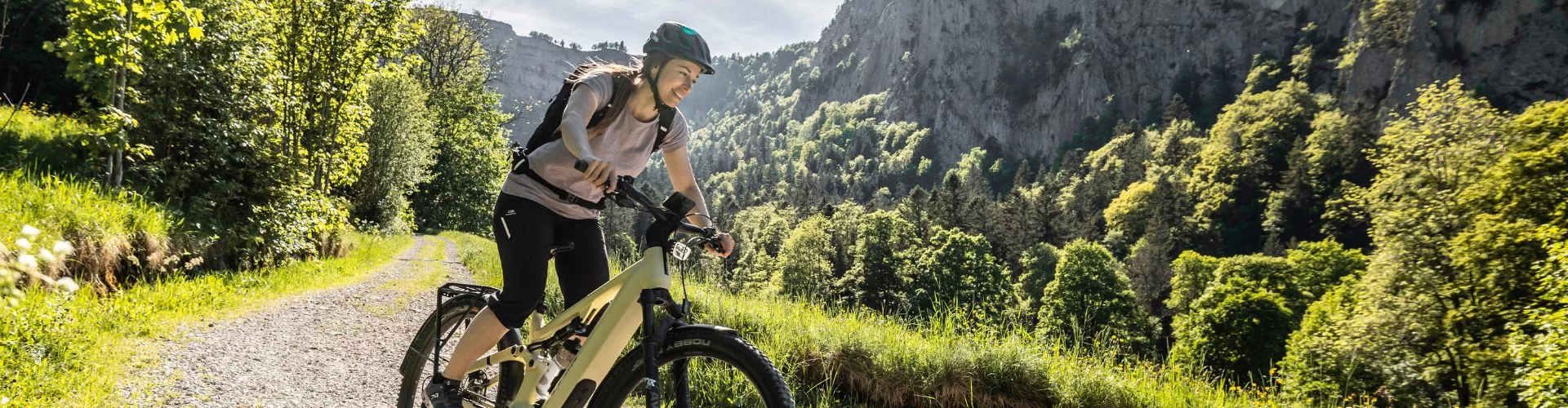 Velowerkstatt_1920x500.jpg Velowerkstatt_1920x500.jpg