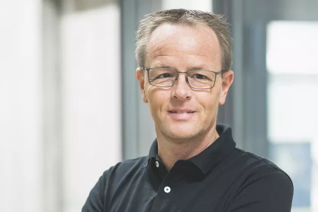 azb_team_RoethlisbergerOliver.jpg azb_team_RoethlisbergerOliver.jpg